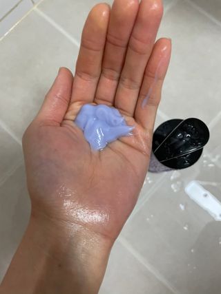 헤어플러스 컬러본드 샴푸300+트리트먼트300+에센스95 — 5점을 준 리뷰어가 2021년 6월 올린 사용 사진
