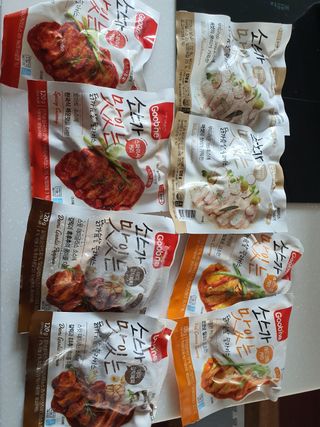 굽네몰 [굽네] 소스가 맛있는 닭가슴살 슬라이스 4종 — 4.5점을 준 리뷰어가 2021년 4월 올린 사용 사진