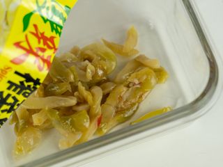루시델리 야미하우스 홍콩 스파이시 프리미엄 짜사이 무침 500g — 5점을 준 리뷰어가 2024년 7월 올린 사용 사진