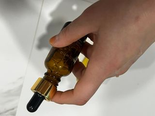 스킨큐어 산다화 비타민c 화이트닝 에센스 30ml — 5점을 준 리뷰어가 2022년 3월 올린 사용 사진