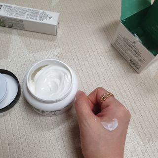 버텍스넘버원 버텍스 넘버원 햄프씨드오일 핸드밤, 바디크림 — 5점을 준 리뷰어가 2022년 3월 올린 사용 사진