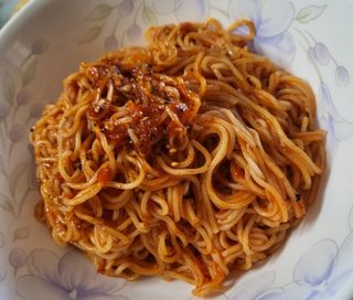 [한면원] 비빔국수 2인분 — 5점을 준 리뷰어가 2023년 3월 올린 사용 사진