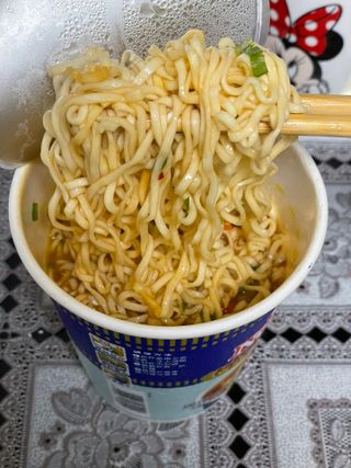 NISSIN 닛신 컵누들  4종 - 씨푸드오리지날, 씨푸드 스파이시, 씨푸드 커리, 씨푸드 XO소스 — 5점을 준 리뷰어가 2023년 2월 올린 사용 사진