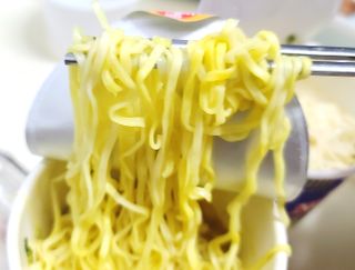 NISSIN 닛신 컵누들  4종 - 씨푸드오리지날, 씨푸드 스파이시, 씨푸드 커리, 씨푸드 XO소스 — 5점을 준 리뷰어가 2021년 11월 올린 사용 사진