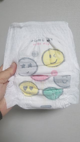쿠잉 윙윙 풀커버 팬티기저귀 (L/XL/XXL) 1팩 — 5점을 준 리뷰어가 2023년 1월 올린 사용 사진