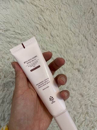 프리마인 선크림만 바꿨을 뿐인데 매일 물 2L챙겨먹고 기초케어 완벽하게 한 물빛피부 완성,셀라브UV프로텍터 — 5점을 준 리뷰어가 2023년 6월 올린 사용 사진