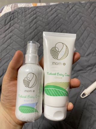 mom e 맘이 내추럴 베이비 케어 크림+바디오일 — 4점을 준 리뷰어가 2021년 1월 올린 사용 사진