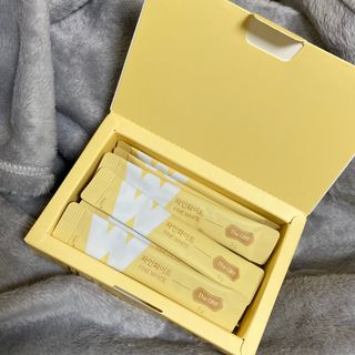 디오르 파인화이트 & 버닝레드 — 4점을 준 리뷰어가 2022년 1월 올린 사용 사진