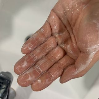 비어멕 독일맥주효모 천연탈모샴푸 — 4.5점을 준 리뷰어가 2021년 2월 올린 사용 사진