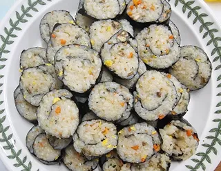 해풀잎 누구나 김밥*2ea [(혼합야채 35g *2ea,  김밥김 (10g, 2ea),  양념간장 (6g, 10ea), 참기름(5g, 4ea)] — 5점을 준 리뷰어가 2022년 6월 올린 사용 사진