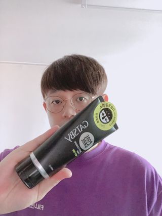 [갸스비] 지성 남성을 위한 포어케어 클렌징폼 — 5점을 준 리뷰어가 2021년 8월 올린 사용 사진
