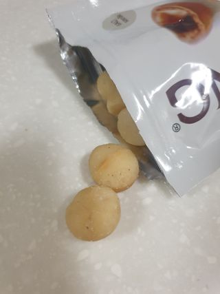 도이퉁 마카다미아 넛 90g  로얄 마카넛 오리지널 쏠트 허니 — 5점을 준 리뷰어가 2021년 3월 올린 사용 사진