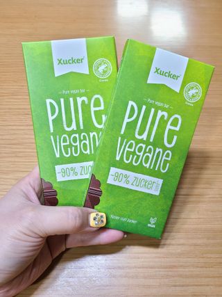 당류2g 자일리톨로 단맛을낸 슈카 퓨어비건 무설탕초콜릿 Xucker vegan 2개입 — 5점을 준 리뷰어가 2021년 4월 올린 사용 사진