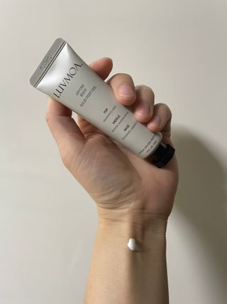 러브모아 향수 고체향수 승무원 고체향수 바르는 향수 니치향수 도손 우드세이지 앤 씨솔트 — 5점을 준 리뷰어가 2022년 10월 올린 사용 사진