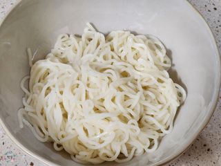 [한면원] 비빔국수 2인분 — 5점을 준 리뷰어가 2023년 3월 올린 사용 사진