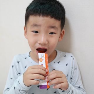 베거스코리아 [콜리케어] 키즈 홍삼콜리 딸기맛 14포 — 5점을 준 리뷰어가 2021년 5월 올린 사용 사진