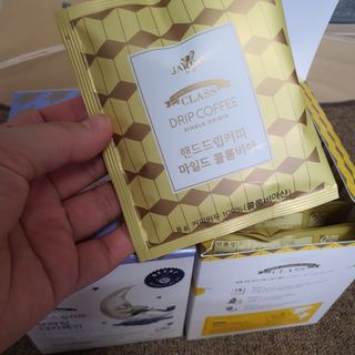 (주)쟈뎅 쟈뎅 클래스 핸드 드립 커피 10P 2종_디카페인 1종+랜덤 플레이버 1종 — 4점을 준 리뷰어가 2021년 4월 올린 사용 사진