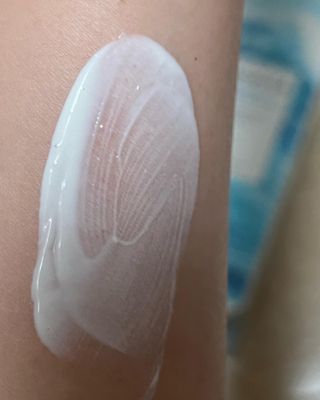[스킨1004] 마다가스카르 센텔라 히알루-시카 워터핏 선세럼 50ml — 5점을 준 리뷰어가 2024년 5월 올린 사용 사진