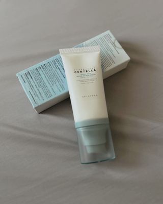 MF[스킨1004] 마다가스카르 센텔라 히알루-시카 워터핏 선세럼 50ml — 4점을 준 리뷰어가 2024년 5월 올린 사용 사진