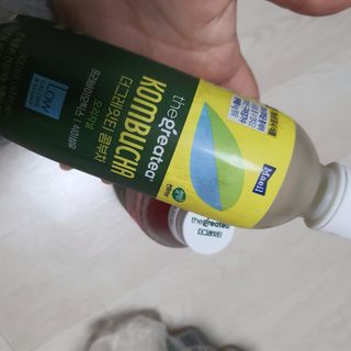 더그레잇티 콤부차 [매일유업] 더그레잇티 44kcal 콤부차 300ml *12개입 (오리지널 6개+베리리치 6개) — 5점을 준 리뷰어가 2023년 8월 올린 사용 사진