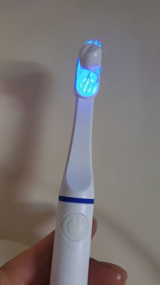 트로마츠 심플 미세전류 칫솔 — 5점을 준 리뷰어가 2022년 5월 올린 사용 사진