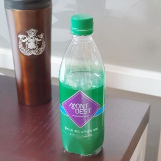 몽베스트 Montbest with Sparkling water Plain 20병 — 4점을 준 리뷰어가 2021년 11월 올린 사용 사진