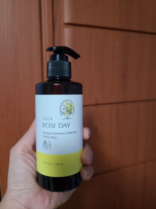 라라로즈데이 시즌2 여성청결제 200ml 아로마 페미민 클렌저, 독일더마인증 — 5점을 준 리뷰어가 2021년 9월 올린 사용 사진