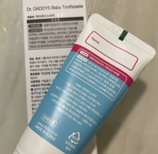 닥터데디스 안심무불소 베이비치약 60g + 여행용 미니 치약 15g — 5점을 준 리뷰어가 2022년 8월 올린 사용 사진