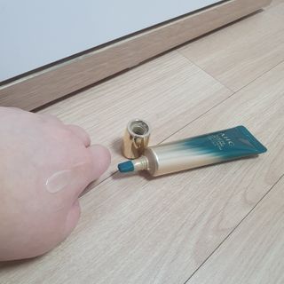 [NEW 탄력유턴 아이크림] AHC 유스 래스팅 리얼 아이크림 포 페이스 — 5점을 준 리뷰어가 2021년 2월 올린 사용 사진