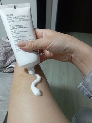 ★스마트 스토어 [올바이오] 더마크림 라이트 크림 130ml 저자극 보습 가려움개선 — 5점을 준 리뷰어가 2024년 12월 올린 사용 사진