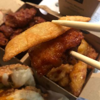 [교촌치킨 영등포역점] 치킨 메뉴 중 택1 — 5점을 준 리뷰어가 2021년 1월 올린 사용 사진