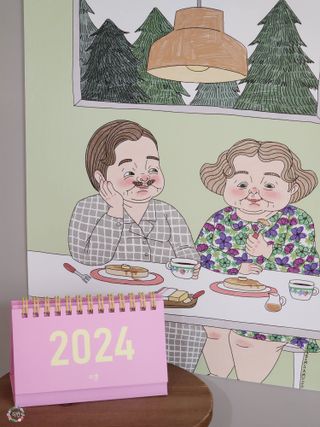 리훈 2024년달력 언더모니터 미니 탁상달력 — 5점을 준 리뷰어가 2023년 10월 올린 사용 사진