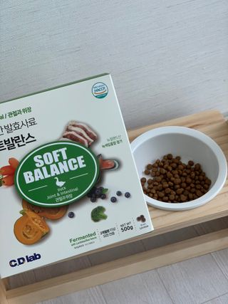 씨디랩 속이 편한 강아지 사료 소프트발란스 기호성 좋은 발효사료 피부와 위장 관절과 위장 — 5점을 준 리뷰어가 2021년 4월 올린 사용 사진