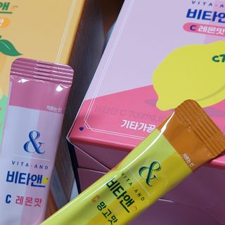 비타앤C 레몬맛, 망고맛 — 5점을 준 리뷰어가 2021년 7월 올린 사용 사진