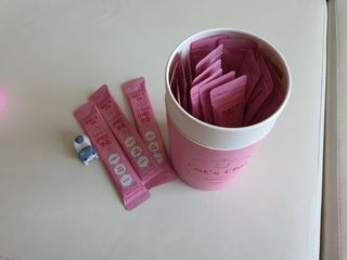 페페로니 잘 먹는 캣츄 - 알래스카 연어 24개입 — 5점을 준 리뷰어가 2021년 7월 올린 사용 사진