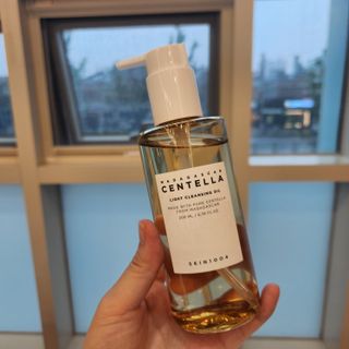 스킨1004 [SKIN1004] 마다가스카르 센텔라 라이트 클렌징 오일 200ml — 5점을 준 리뷰어가 2024년 7월 올린 사용 사진