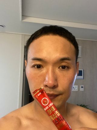 힘내라김홍삼 하루홍삼정스틱 10g x 30포 — 5점을 준 리뷰어가 2021년 5월 올린 사용 사진