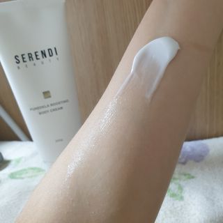 세렌디뷰티 퓨어델라 부스팅 바디크림 — 5점을 준 리뷰어가 2021년 8월 올린 사용 사진