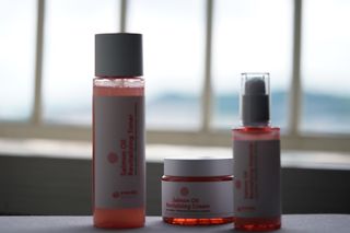 아이앤립 / EYENLIP 아이앤립 연어오일 리바이탈라이징 토너+앰플+크림 3종 세트 — 1.5점을 준 리뷰어가 2021년 6월 올린 사용 사진