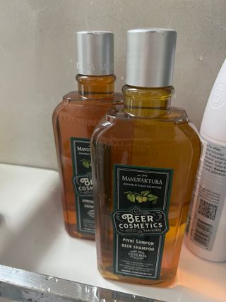 체코 비건화장품 마뉴팍투라 향좋은 천연 맥주샴푸 맥주샤워젤 — 4점을 준 리뷰어가 2022년 5월 올린 사용 사진