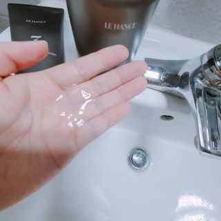 르핸스 퍼포밍 5 샴푸 비반트 포렛/베티버 포그 — 4.5점을 준 리뷰어가 2022년 12월 올린 사용 사진