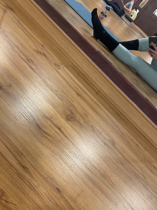 카우아이 필라테스 기어 / 스튜디오 운동을 도와주는 일체형 논슬립 발가락 양말 — 3점을 준 리뷰어가 2021년 2월 올린 사용 사진