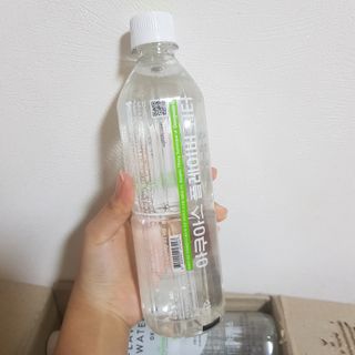 아쿠아스 플레이버워터 ★[아쿠아스] 제로칼로리 플레이버워터 복숭아/청포도 1BOX 20개입 — 5점을 준 리뷰어가 2021년 4월 올린 사용 사진