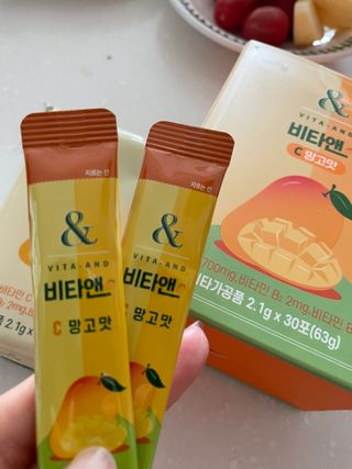 비타앤C 레몬맛, 망고맛 — 5점을 준 리뷰어가 2021년 4월 올린 사용 사진