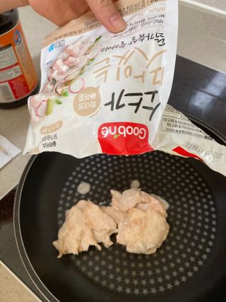 굽네몰 [굽네] 소스가 맛있는 닭가슴살 슬라이스 4종 — 5점을 준 리뷰어가 2021년 11월 올린 사용 사진