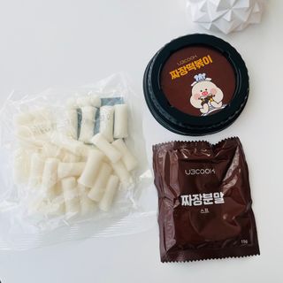 유비쿡 컵떡볶이 매운컵떡볶이2개/ 짜장컵떡볶이 2개  총 4개세트 — 4점을 준 리뷰어가 2021년 7월 올린 사용 사진
