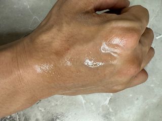 스킨1004 [SKIN1004] 마다가스카르 센텔라 라이트 클렌징 오일 200ml — 5점을 준 리뷰어가 2024년 7월 올린 사용 사진
