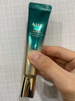 [NEW 탄력유턴 아이크림] AHC 유스 래스팅 리얼 아이크림 포 페이스 — 5점을 준 리뷰어가 2021년 3월 올린 사용 사진