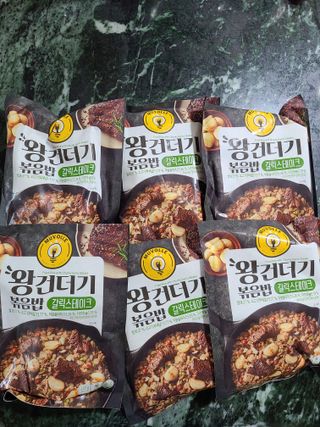 한성기업 무볼레 왕건더기 볶음밥 갈릭스테이크 — 5점을 준 리뷰어가 2021년 10월 올린 사용 사진