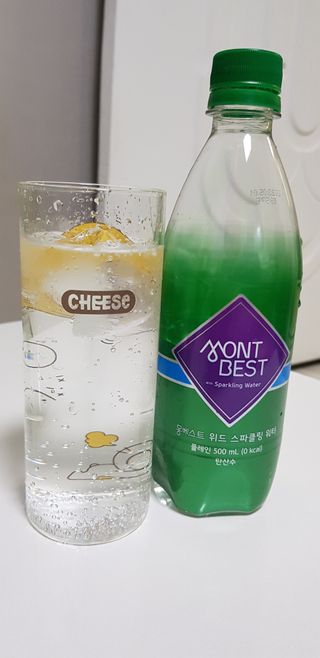 몽베스트 Montbest with Sparkling water Plain 20병 — 5점을 준 리뷰어가 2022년 7월 올린 사용 사진